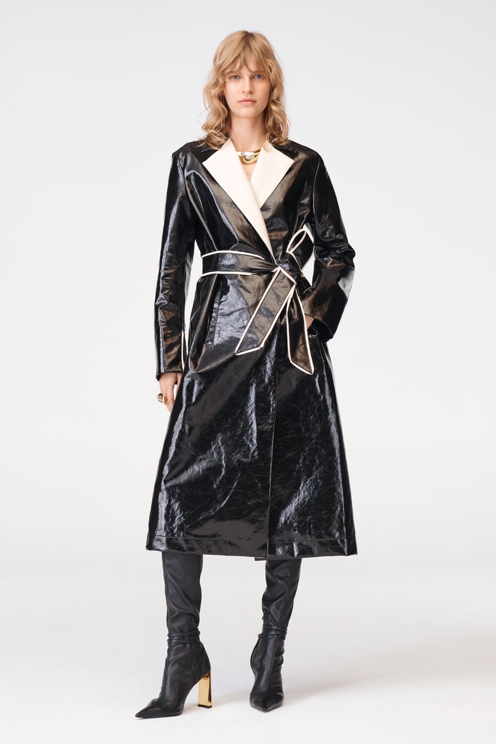 

Пальто с контрастными клапанами, ограниченная серия ZARA, черный