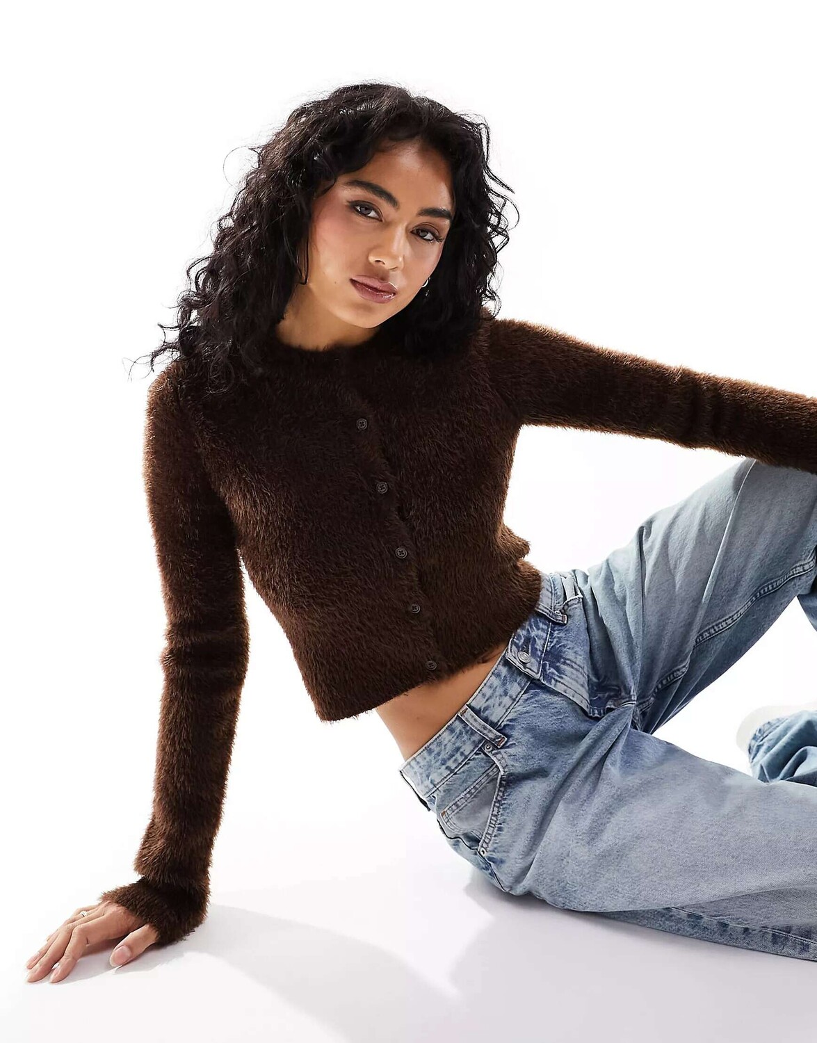 

Приталенный кардиган ASOS из пушистой пряжи коричневого цвета, Коричневый