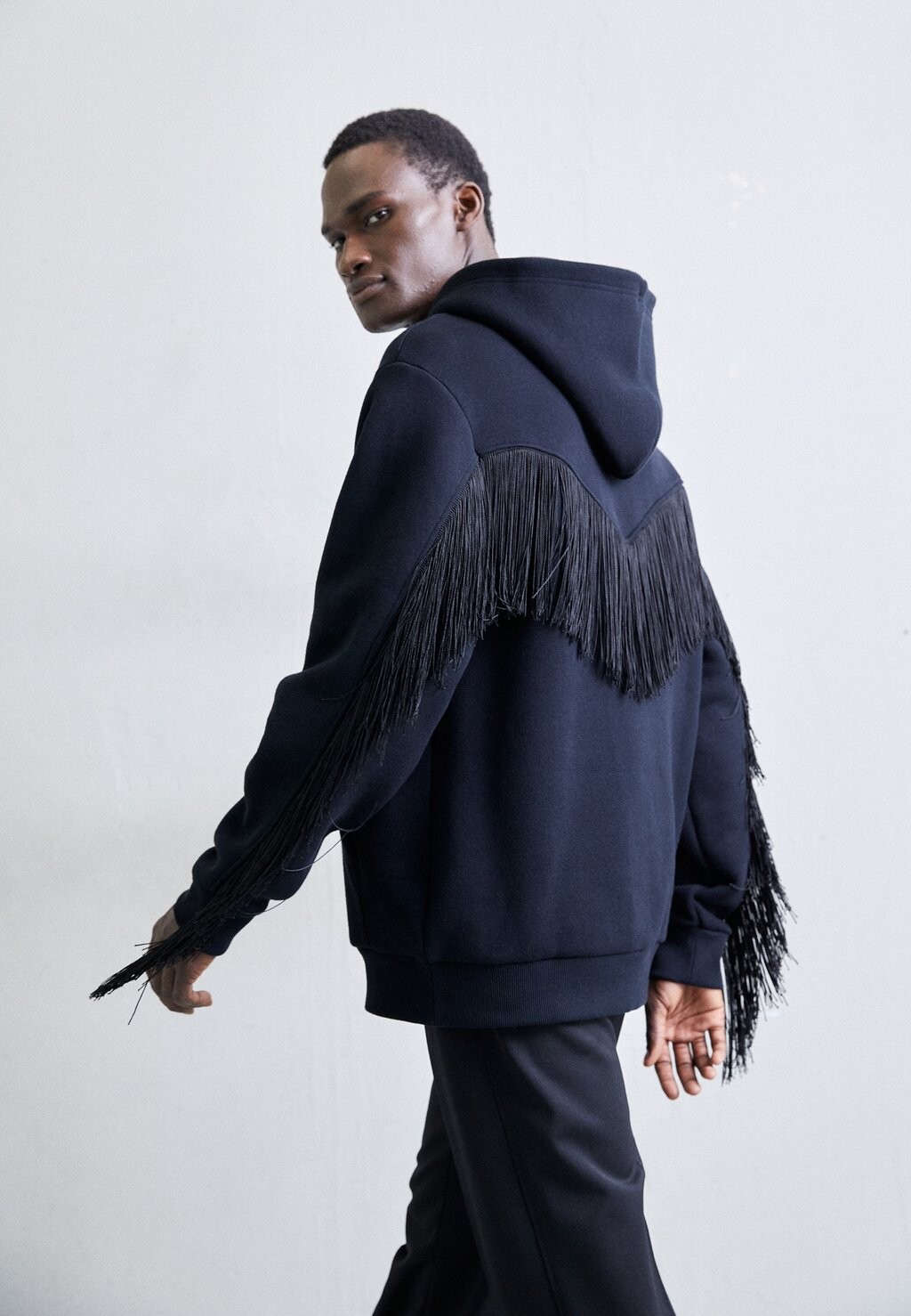 

Толстовка PROSPECTOR FRINGED HOODIE J.LINDEBERG, цвет black