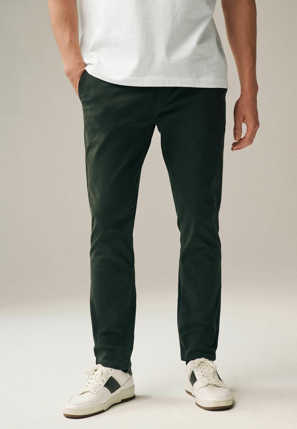 Чиносы Trousers Slim Fit Next, цвет dark green
