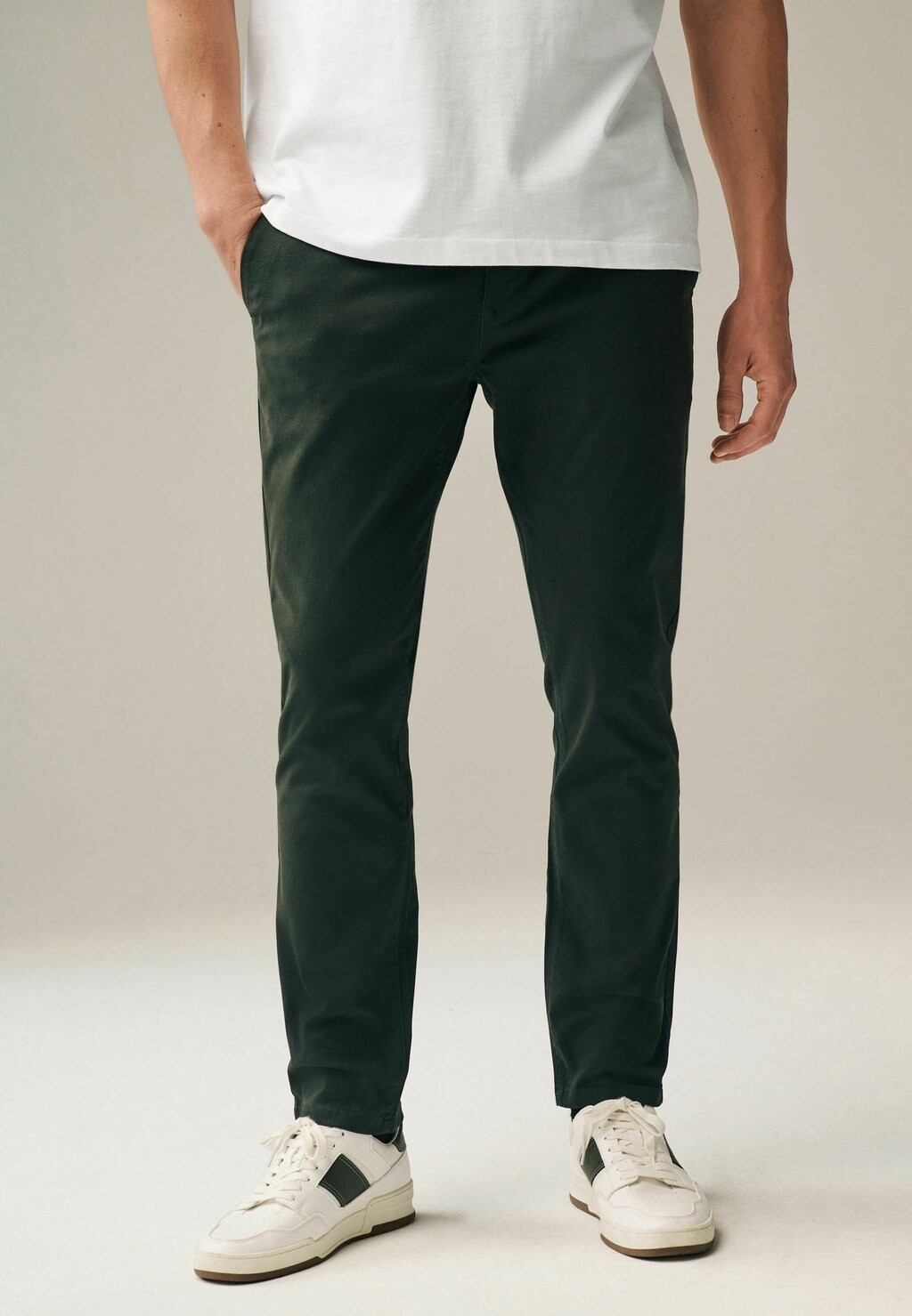 

Чиносы Trousers Slim Fit Next, цвет dark green
