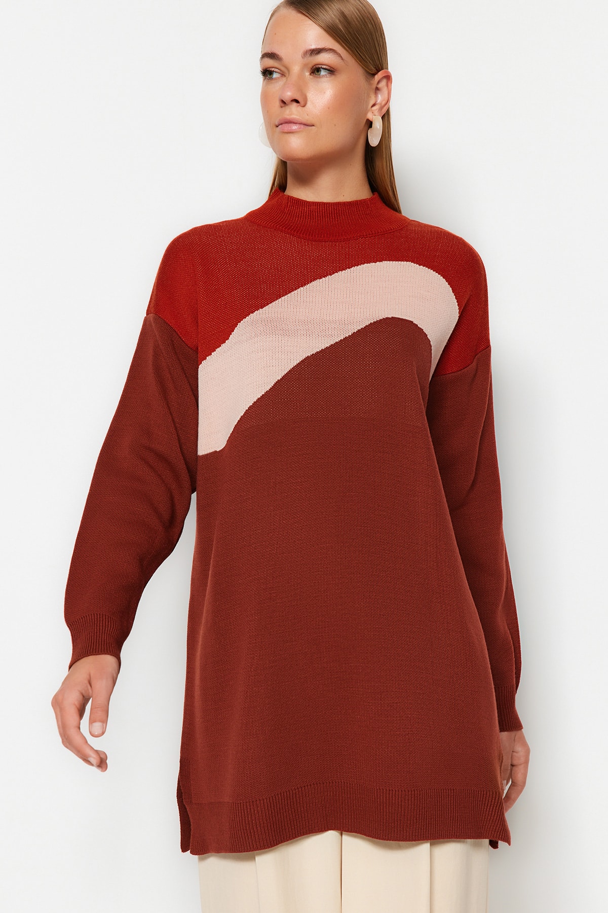 Трикотажный свитер светло-коричневого цвета с цветовыми блоками Trendyol Modest, коричневый