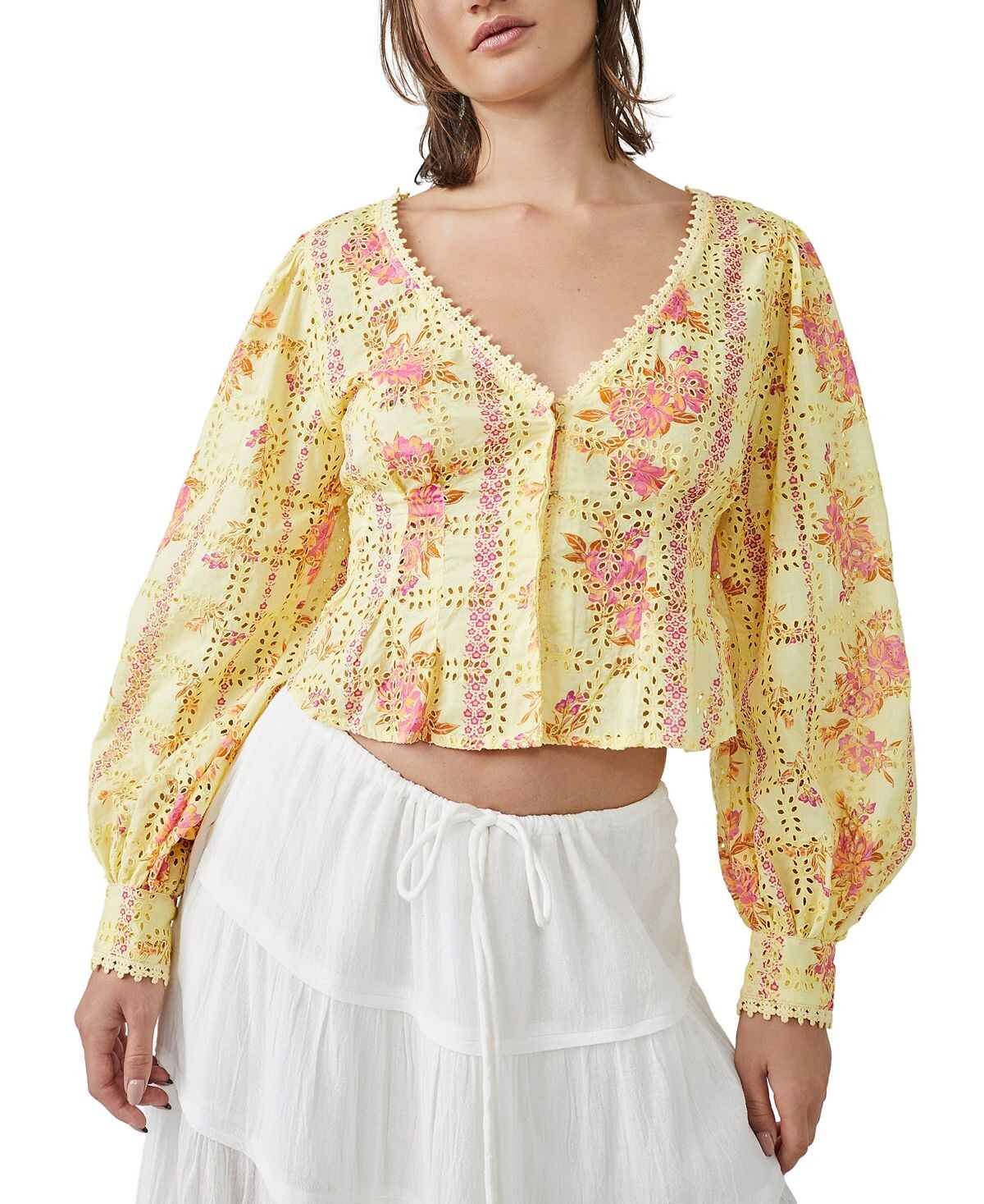 

Женский укороченный топ с цветочным принтом и люверсами Free People