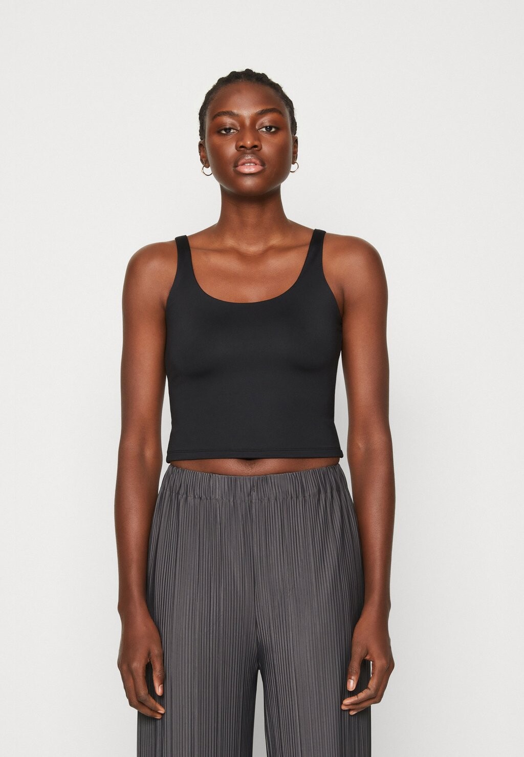 

Топ Abercrombie & Fitch