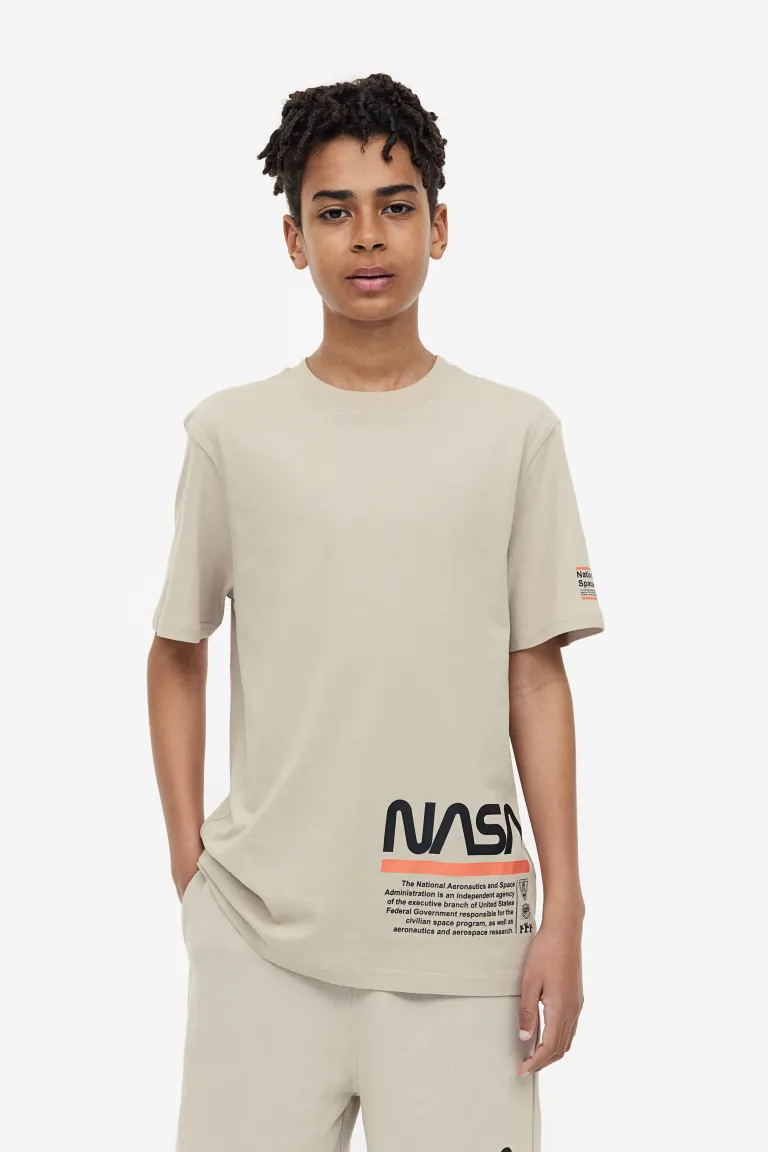 

Футболка с принтом H&M, бежевый