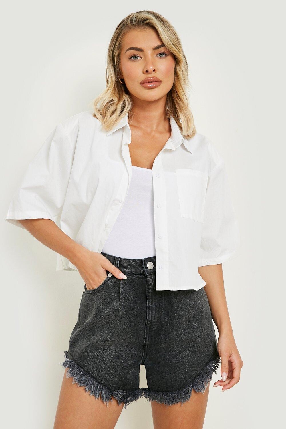 

Джинсовые шорты с потертыми изогнутыми номами Boohoo, черный