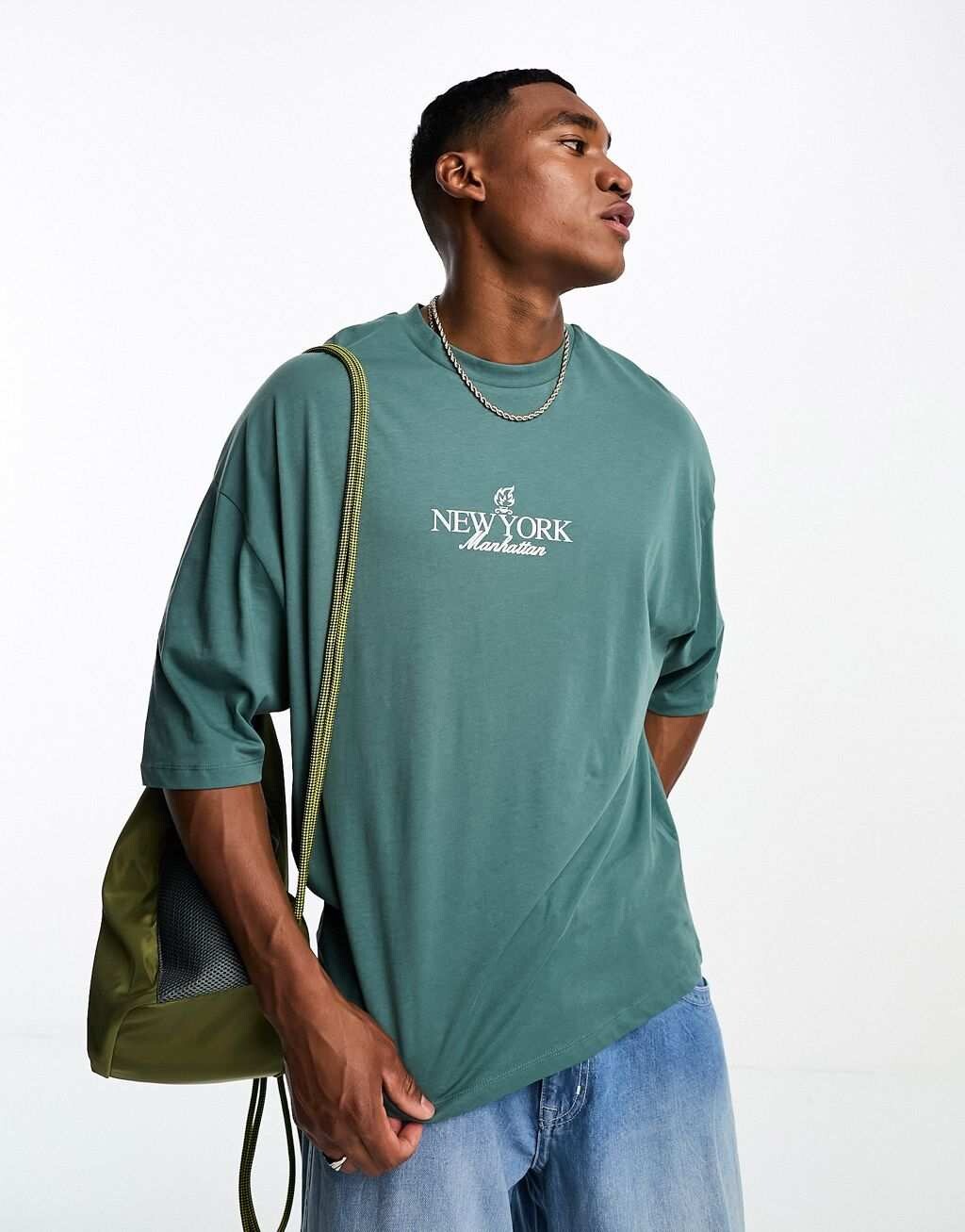 

Зеленая футболка оверсайз с принтом на груди ASOS DESIGN