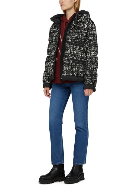 

Оранжевая куртка Moncler, черный