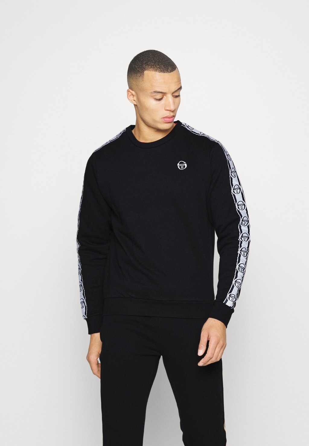 

Толстовка с капюшоном Sergio Tacchini, черный