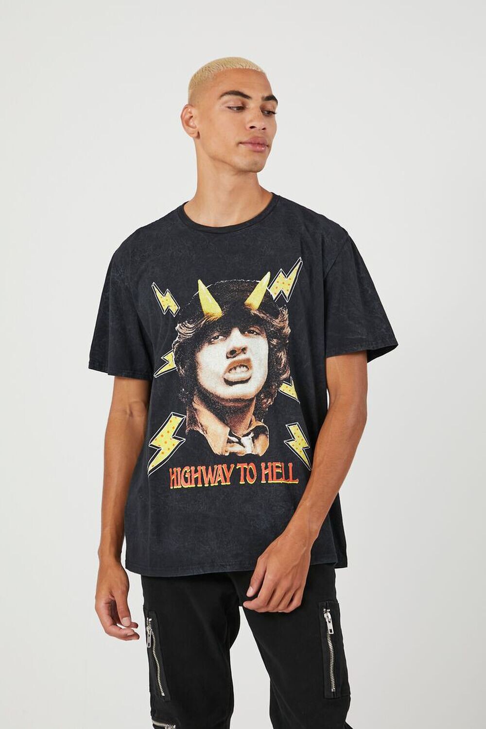 

Футболка ACDC Highway to Hell с графическим рисунком Forever 21, черный