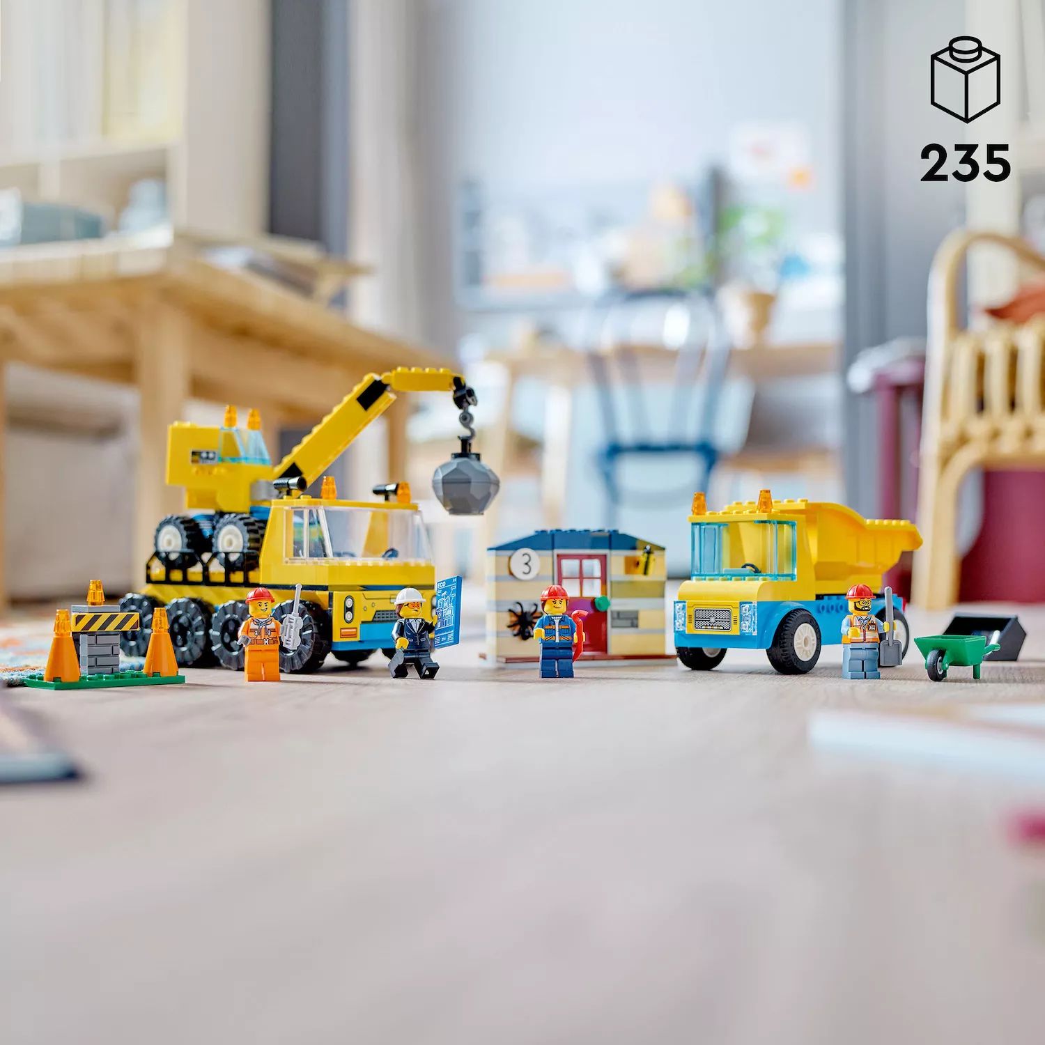 Набор строительных игрушек для малышей LEGO City Construction Trucks and Wrecking Ball Crane 60391 (235 деталей) LEGO конструктор lego city trucks and wrecking ball crane 60391 235 деталей