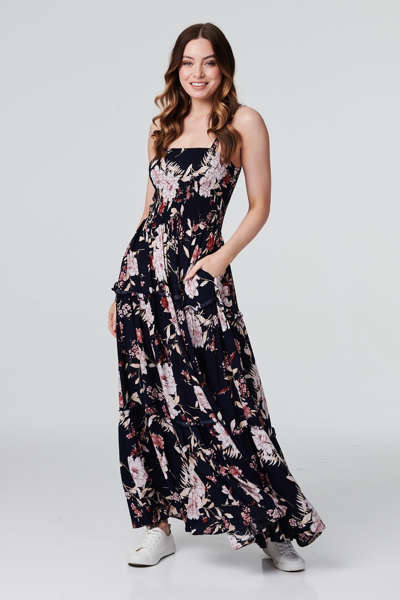 Свободное платье на бретельках с цветочным принтом Izabel London, синий многоярусная юбка макси guess jeans w1gd1awdxm0g64e розовый 46