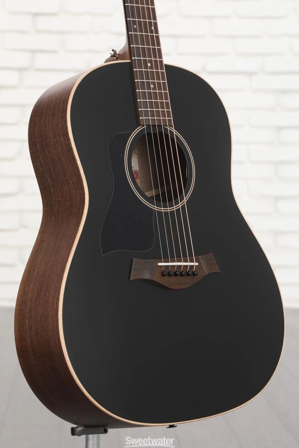 

Акустико-электрическая гитара Taylor American Dream AD17e Walnut левосторонняя - Blacktop
