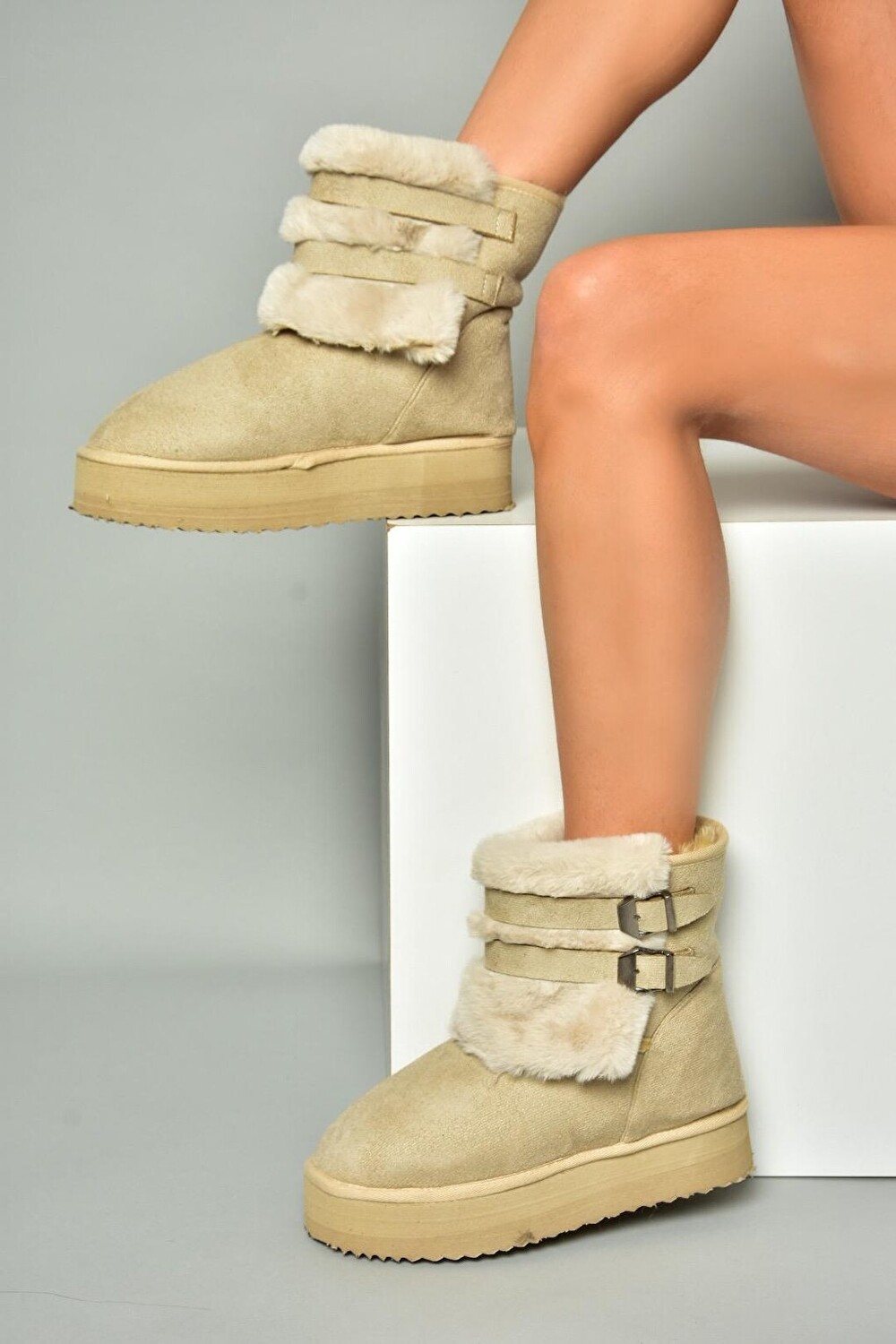 

R8247475 Бежевые женские ботинки Fox Shoes