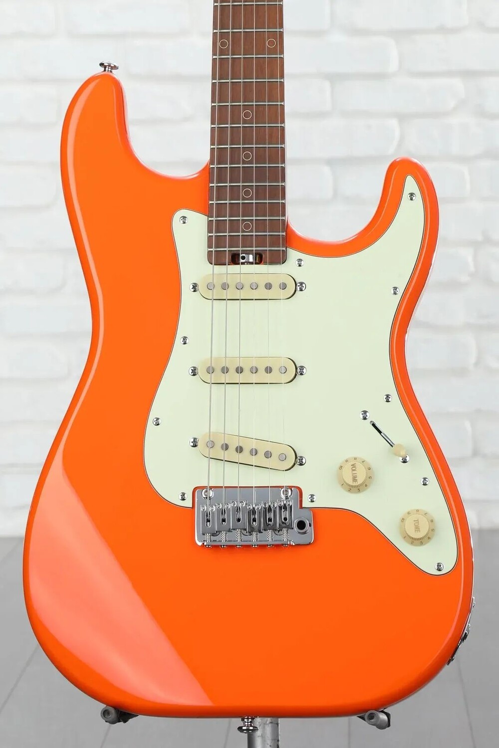 

Schecter Nick Johnston Традиционная электрогитара SSS - Atomic Orange