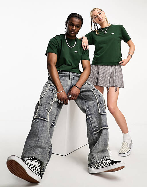 

Темно-зеленая футболка с логотипом на левой груди Vans