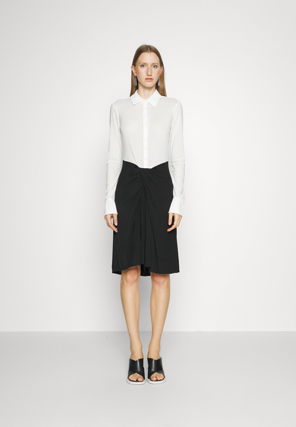 

Летнее платье Brendan Dress STAUD, цвет white/black