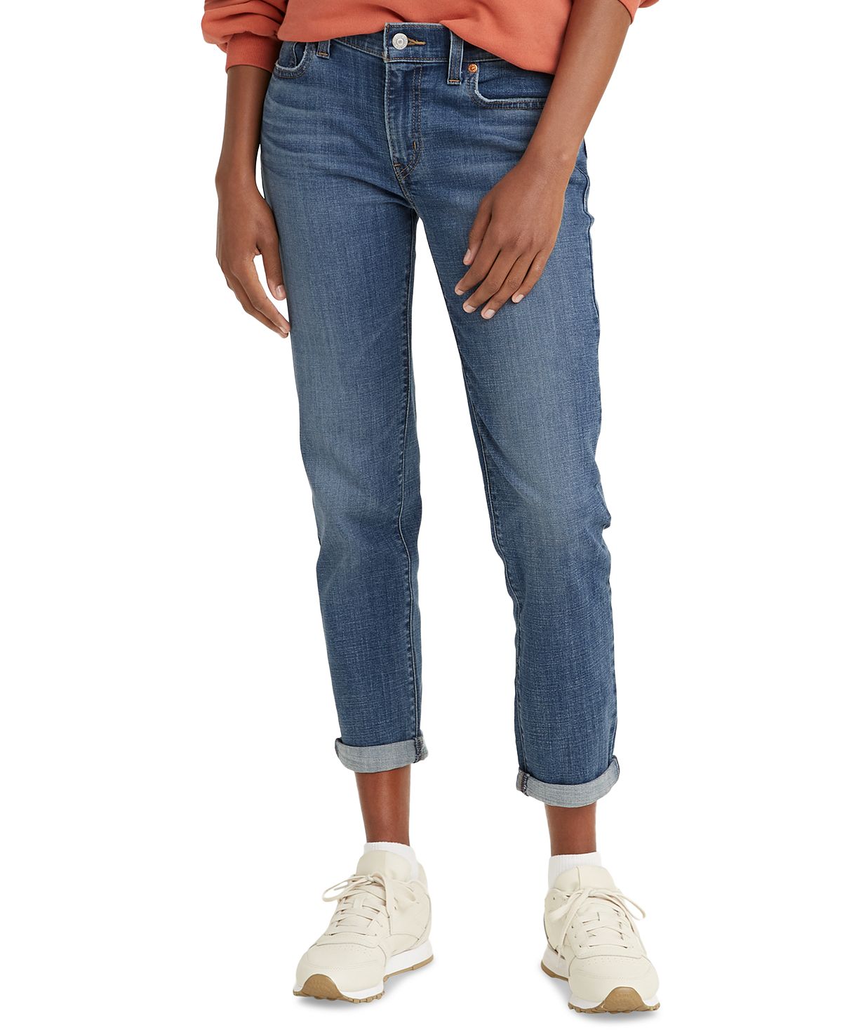 цена Женские свободные джинсы-бойфренды с зауженными штанинами Levi's