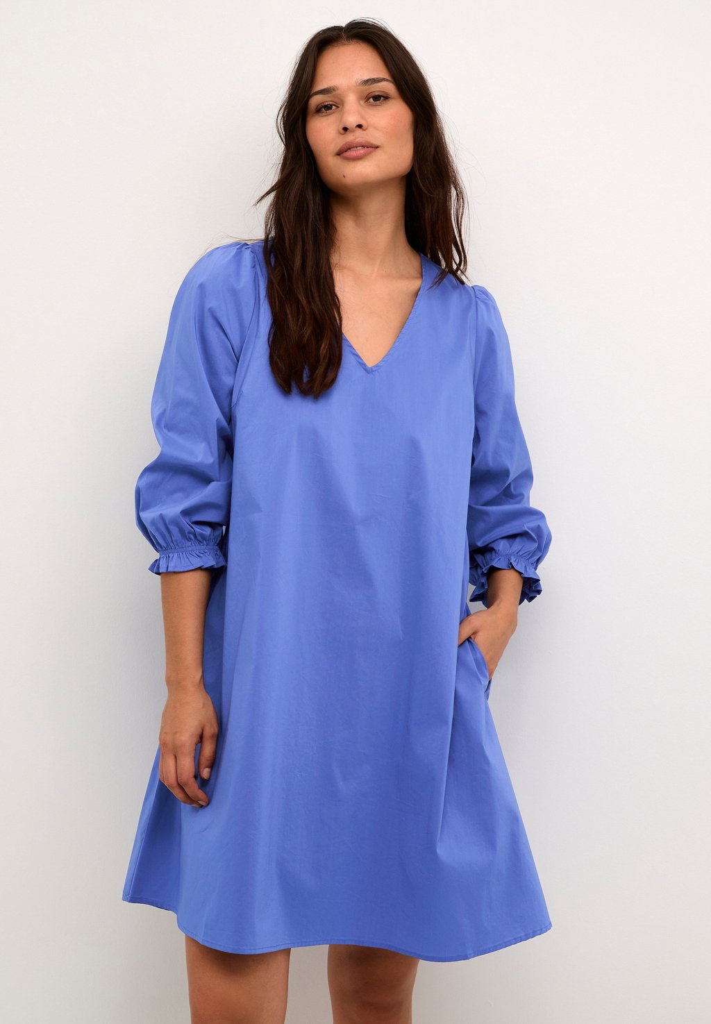 Повседневное платье CUANTOINETT SHORT 3/4 SLEEVE Culture, цвет dazzling blue