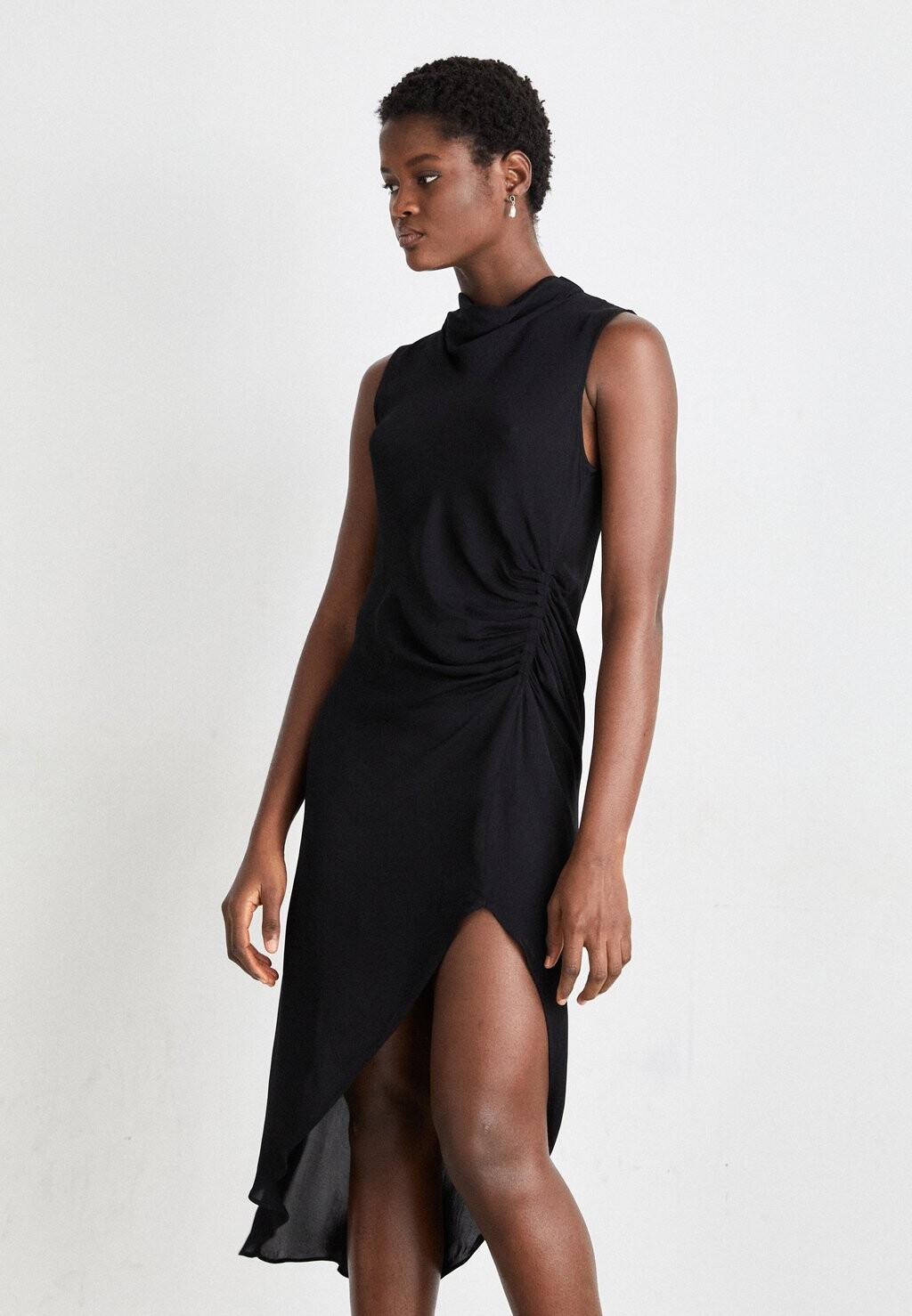 

Коктейльное/праздничное платье DRESS SPLIT DKNY, цвет black