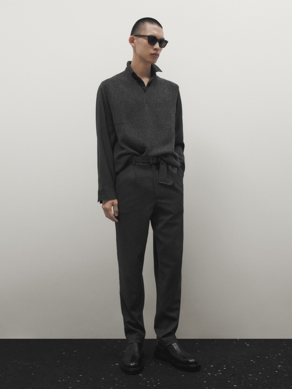 

Шерстяной жилет Massimo Dutti, угольный
