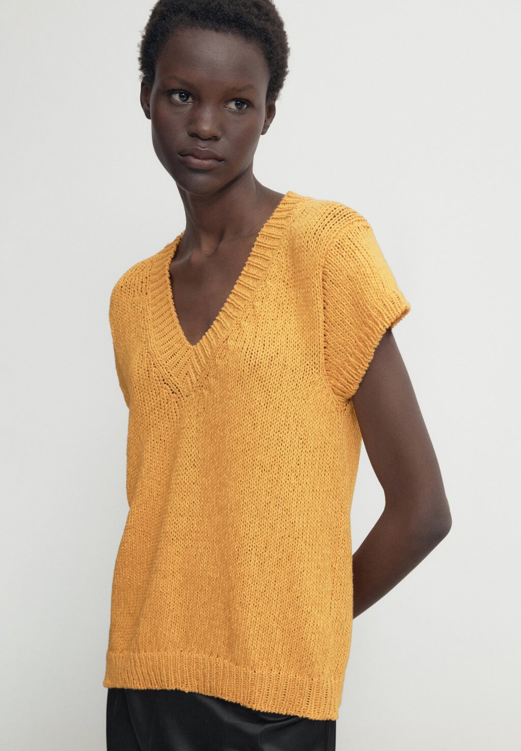 

Базовая футболка Massimo Dutti, Коричневый