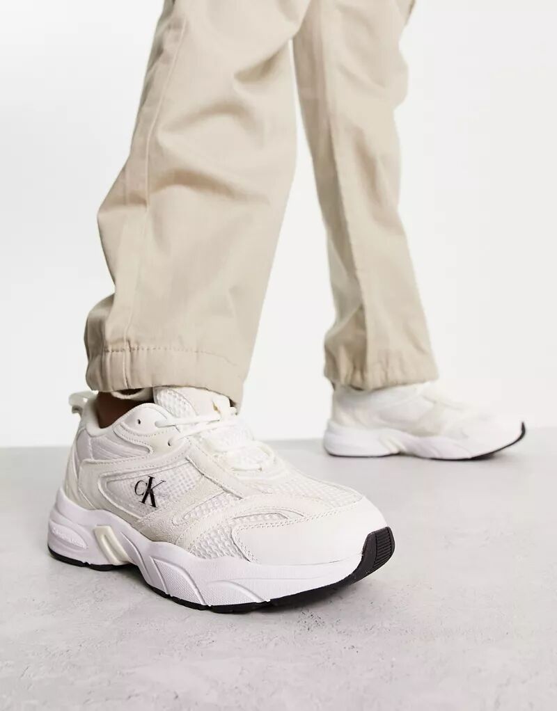 цена Белые кроссовки на массивной подошве с монограммой и логотипом Calvin Klein
