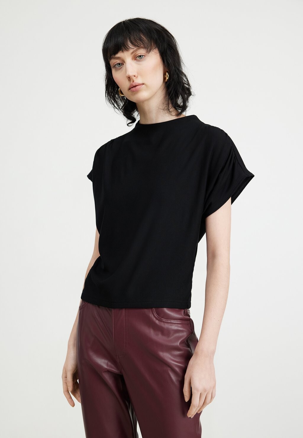 

Футболка базовая RIFA TEE Gestuz, цвет black