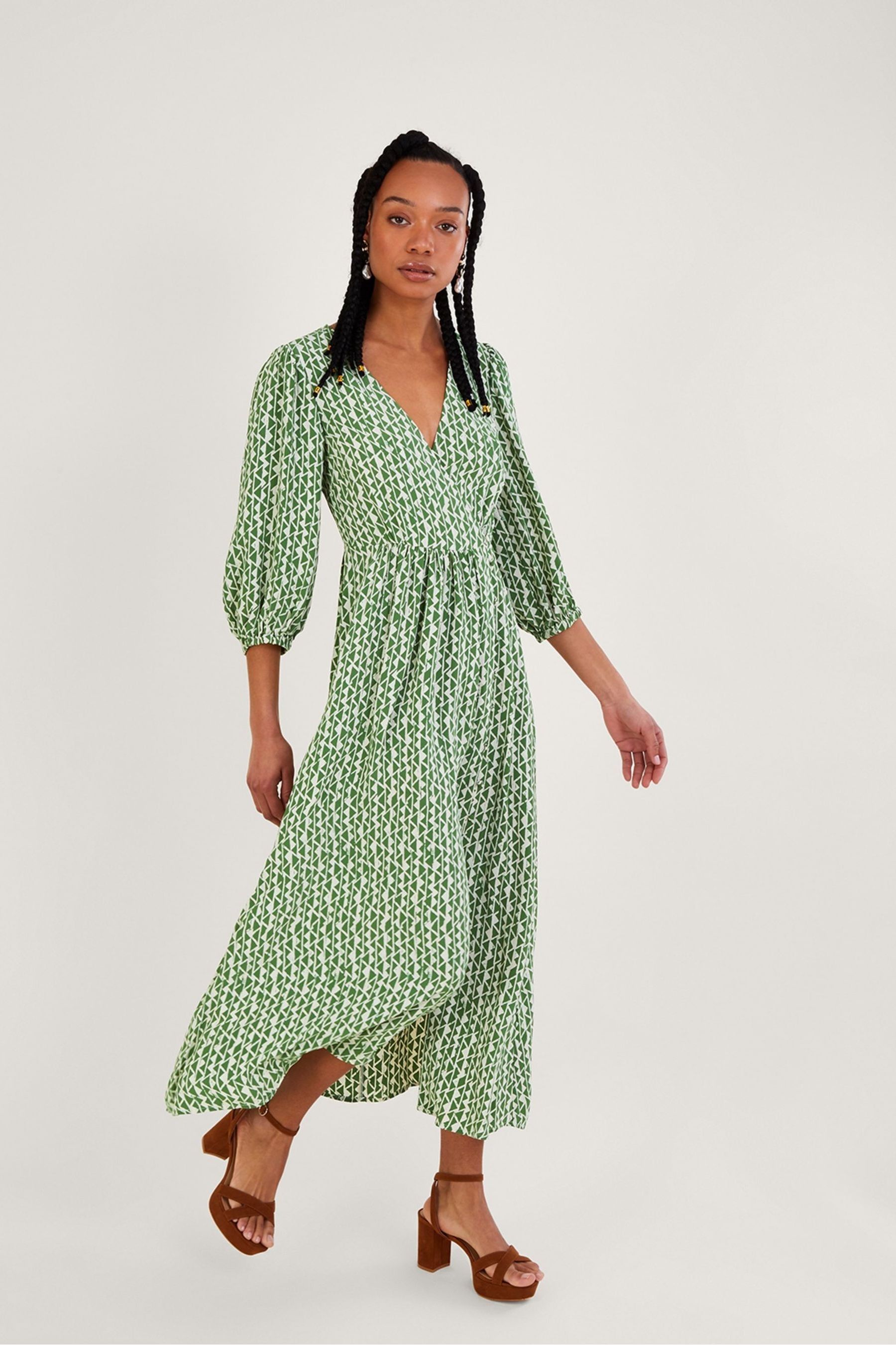 Зеленое платье Doris из экологически чистой вискозы Monsoon, зеленый накидка болеро doris streich из вискозы 50 размер