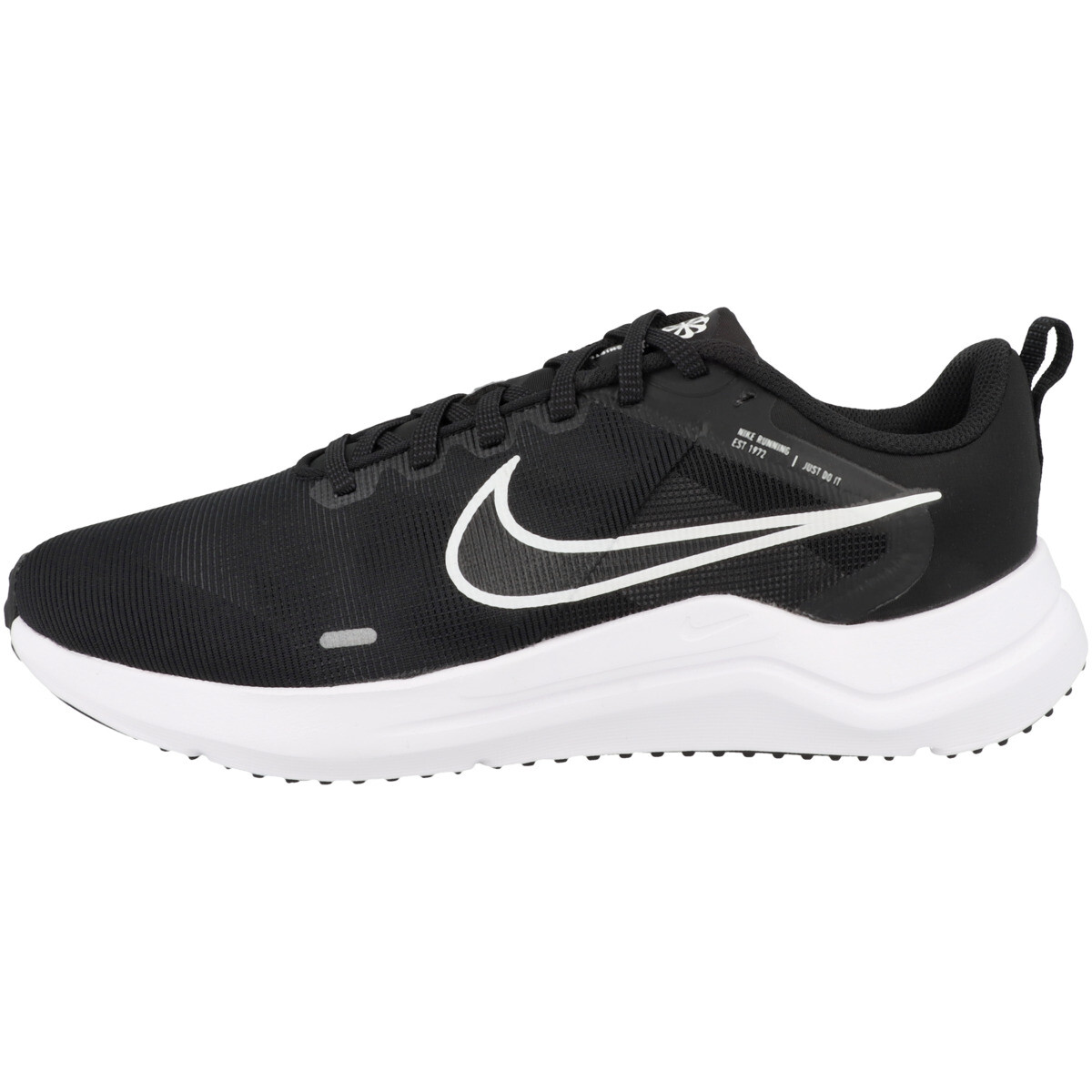

Кроссовки Nike Downshifter 12, черный/белый