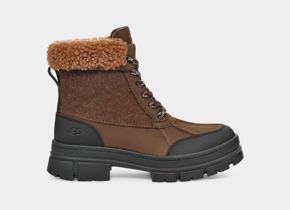 

Ботинки Ashton Addie Tipped UGG, коричневый