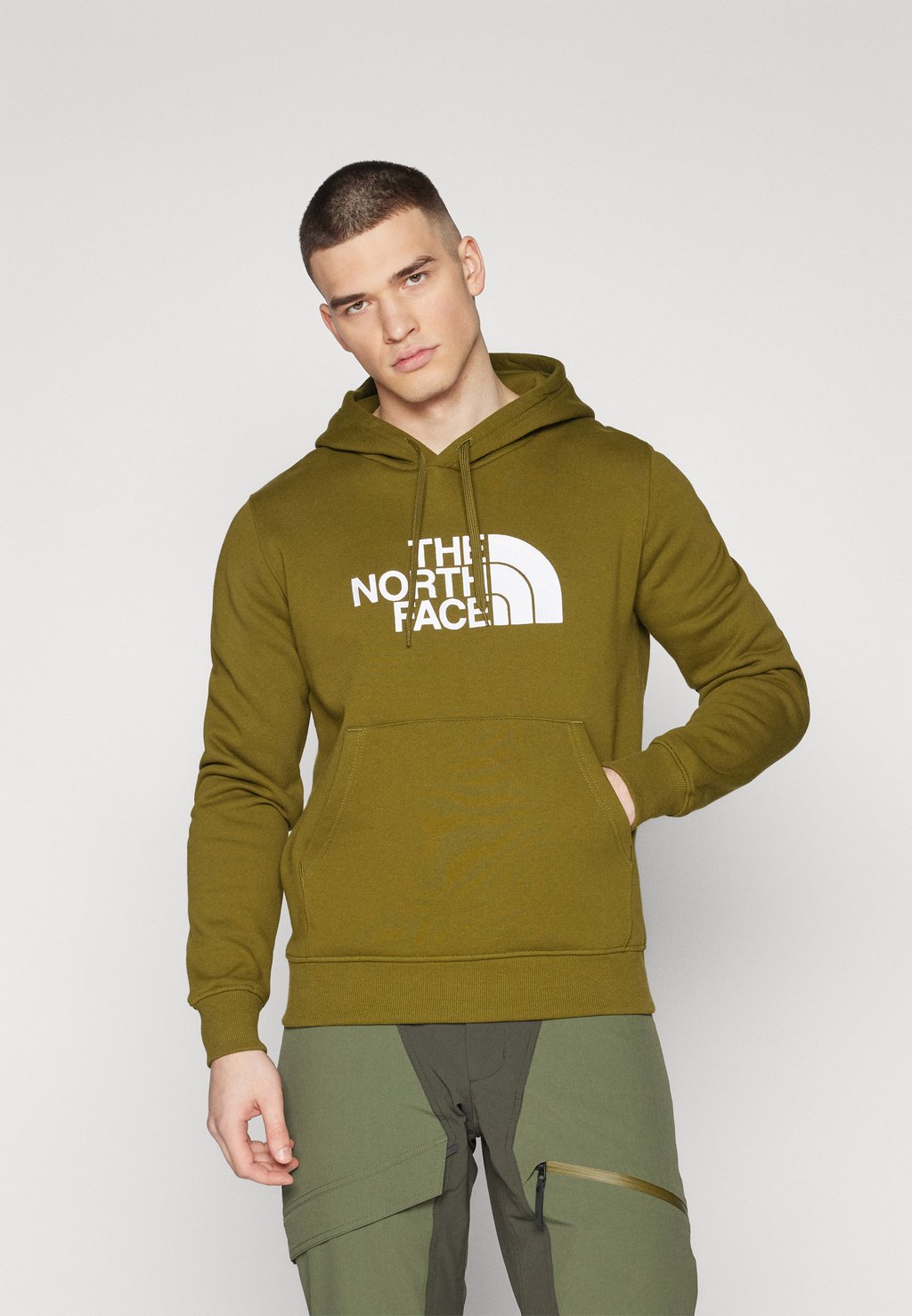 Толстовка DREW PEAK PULLOVER HOODIE The North Face, цвет forest olive