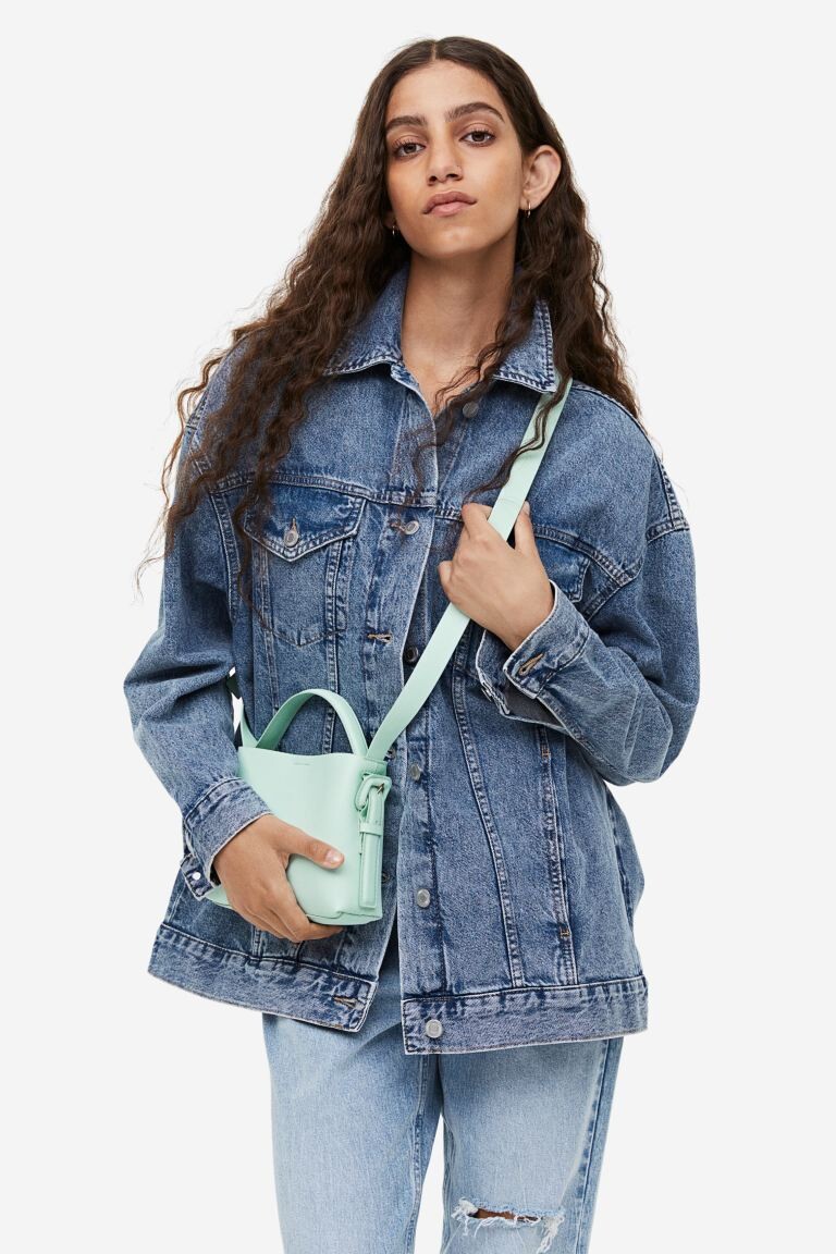 

Маленькая сумка через плечо H&M