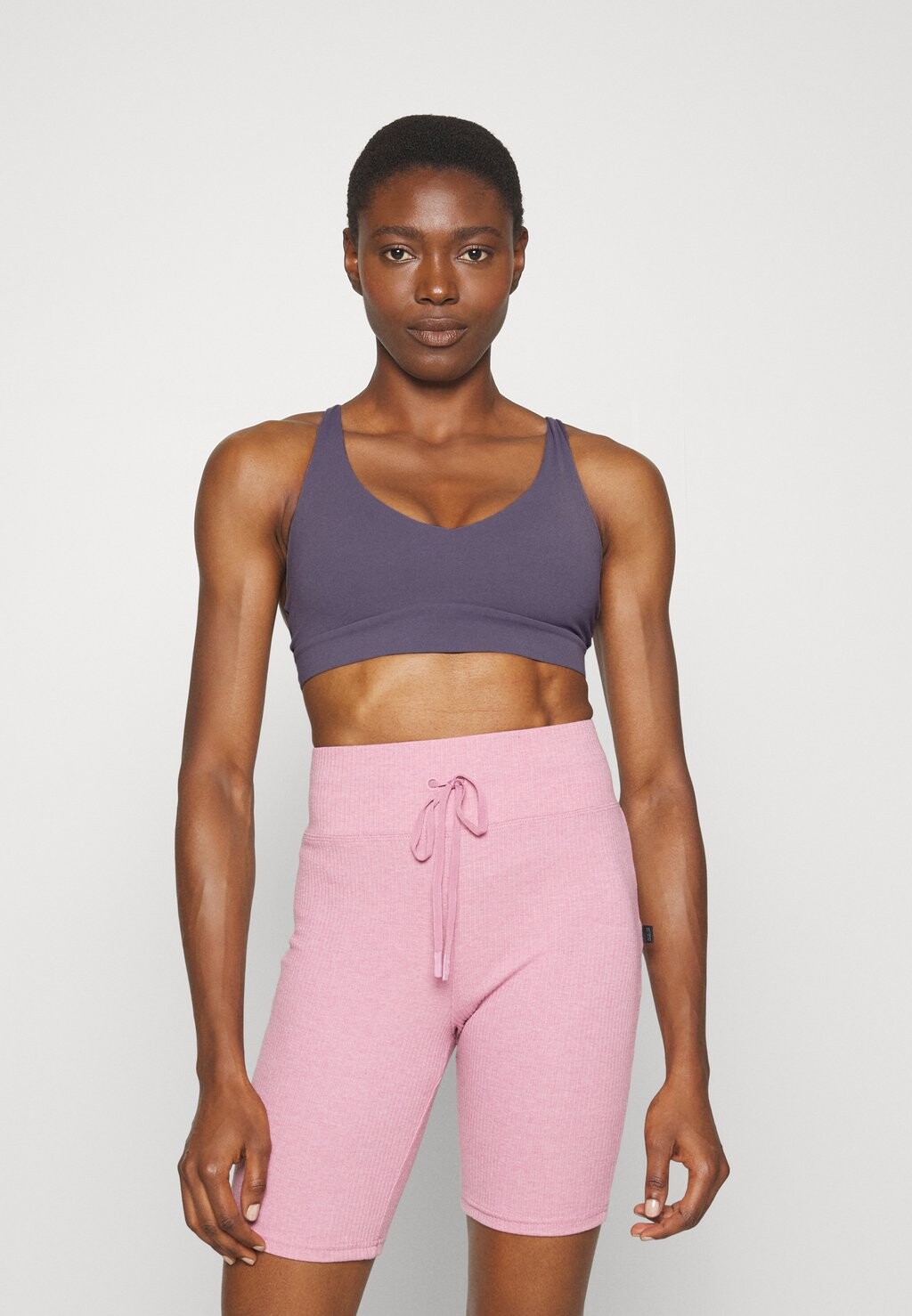

Спортивный бюстгальтер с легкой поддержкой Athleta
