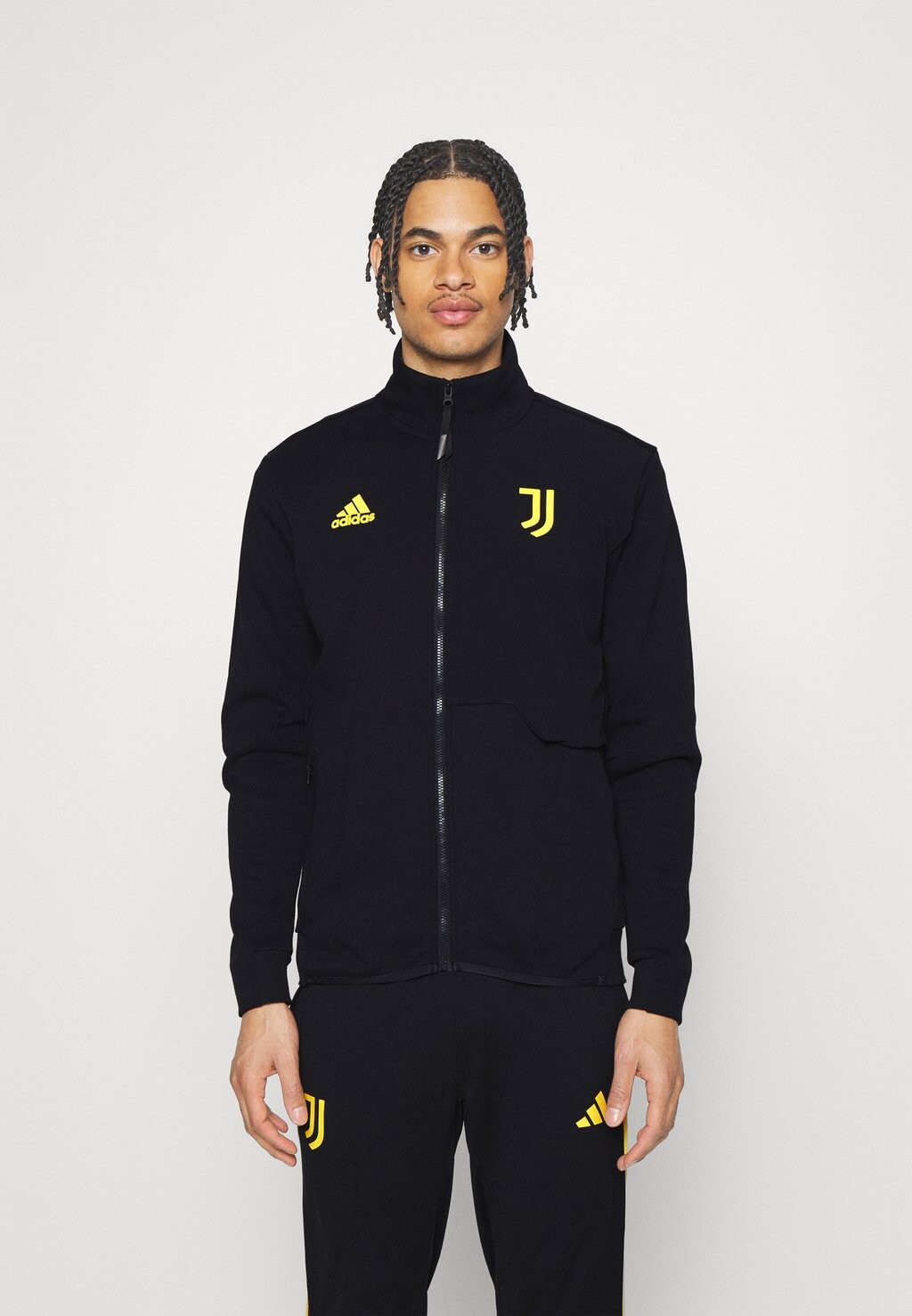 

Спортивная куртка Adidas