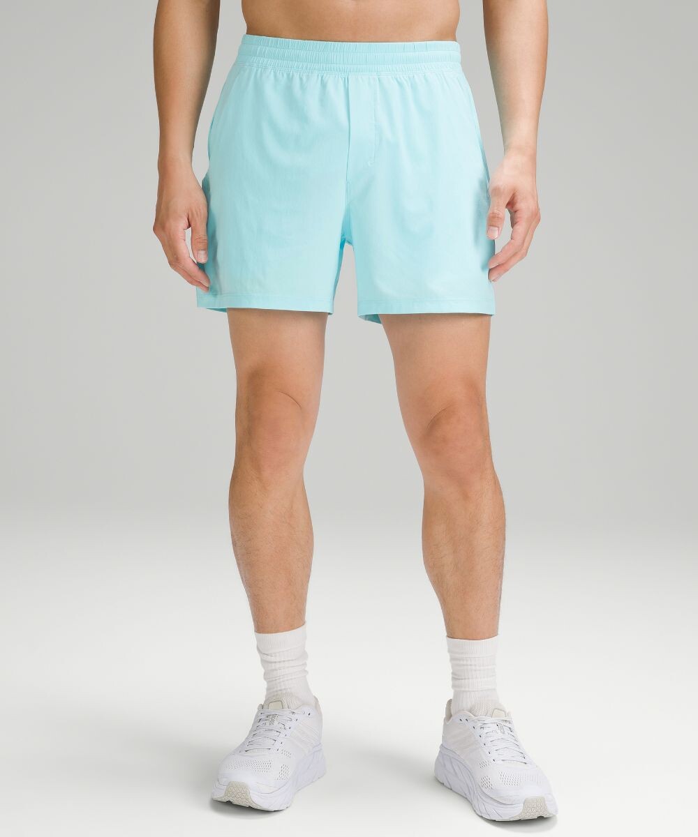 

Короткие шорты с подкладкой Pace Breaker Lululemon, синий