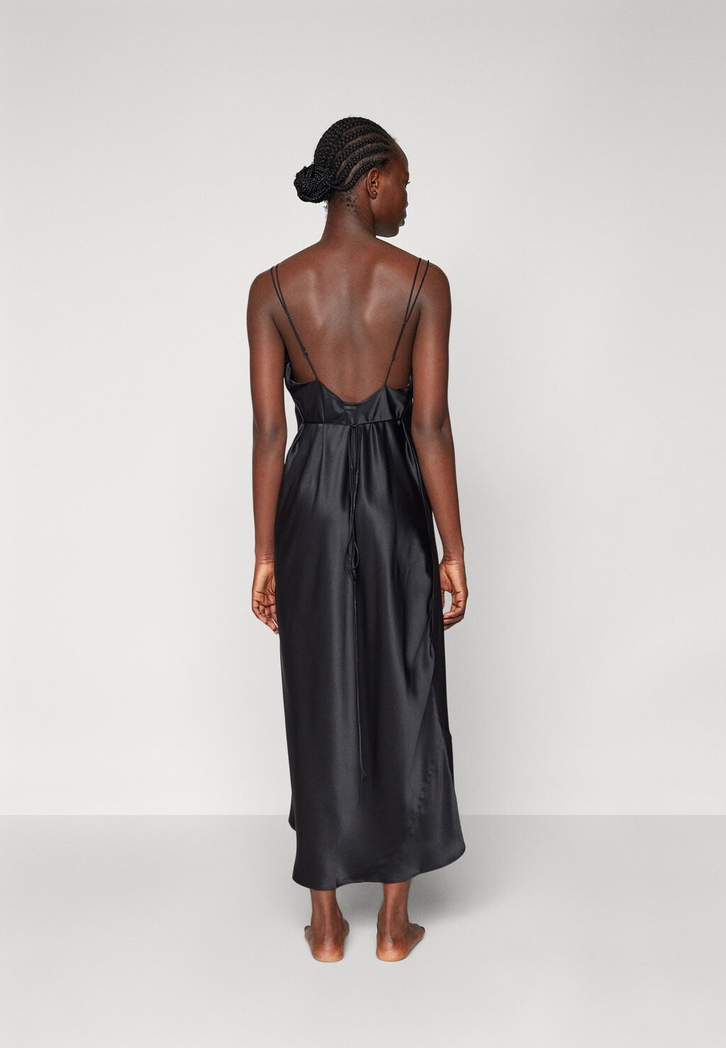 

Ночная рубашка SHINE NIGHTDRESS Calvin Klein, черный