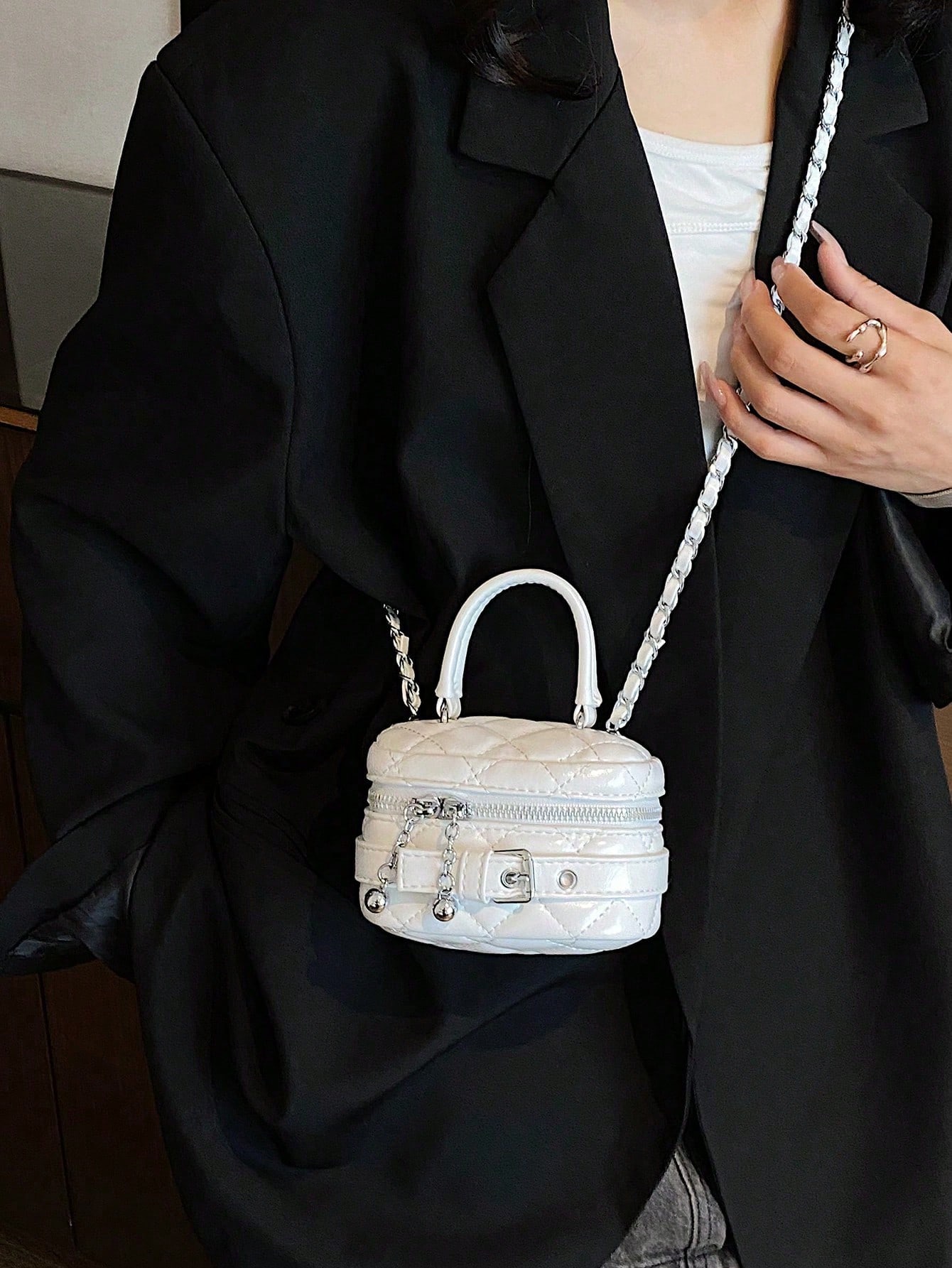 Модная стеганая мини-сумка-ведро с цепочкой, белый