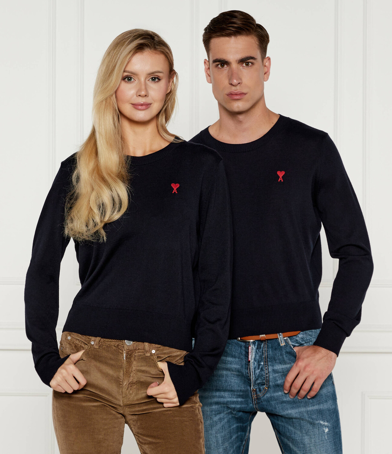 

Свитер из шерсти AMI Paris Regular Fit, темно-синий
