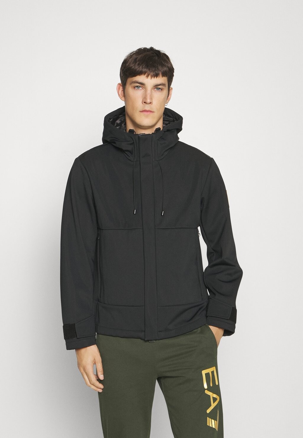 

Куртка EA7 Emporio Armani, черный