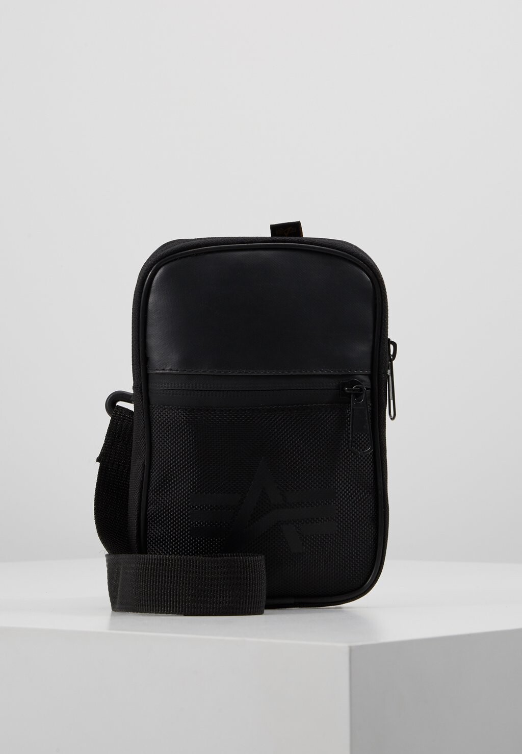 

Сумка через плечо UTILITY BAG Alpha Industries, черный