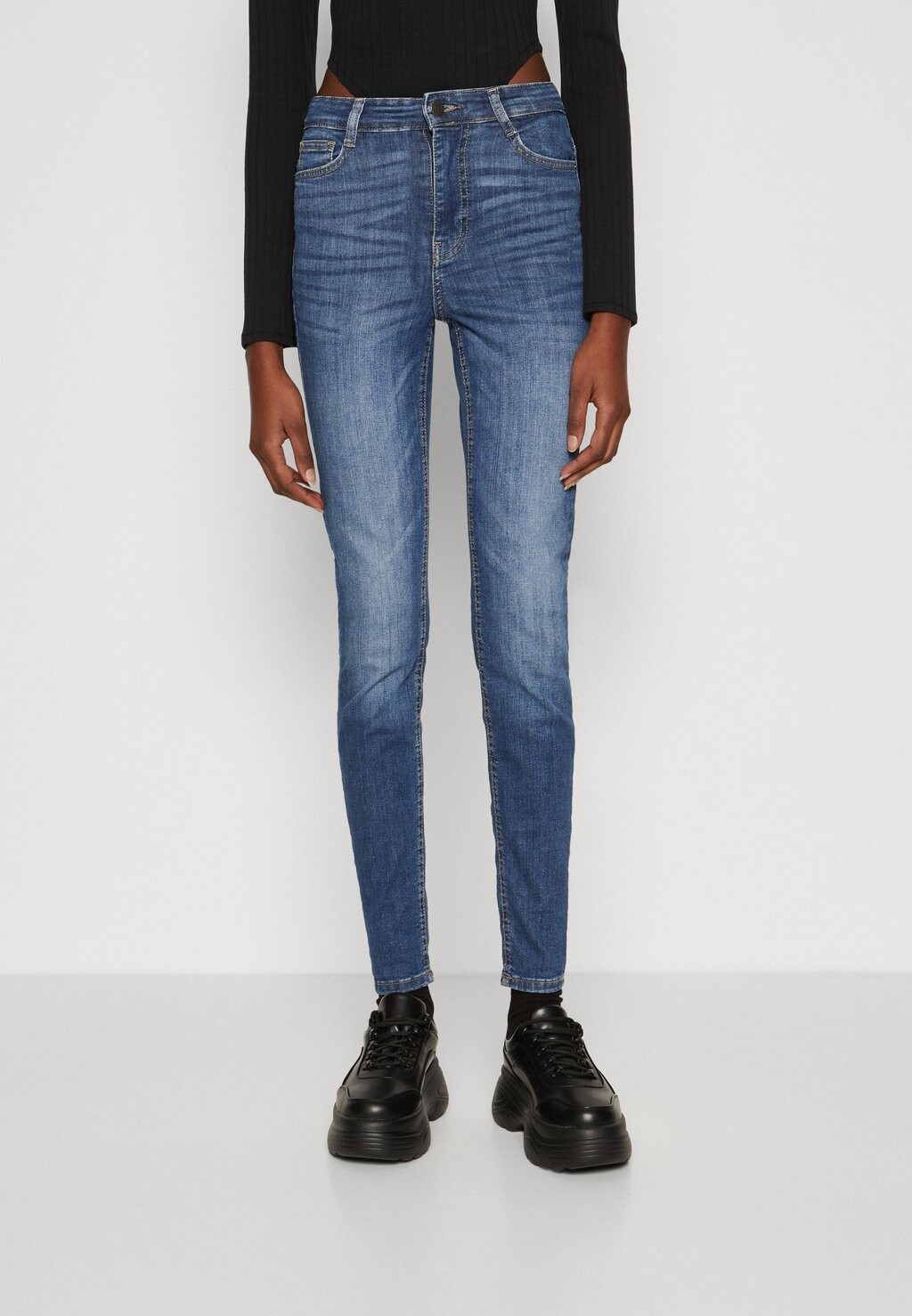 

Джинсы Skinny Fit Noisy May NMSATTY, цвет medium blue denim