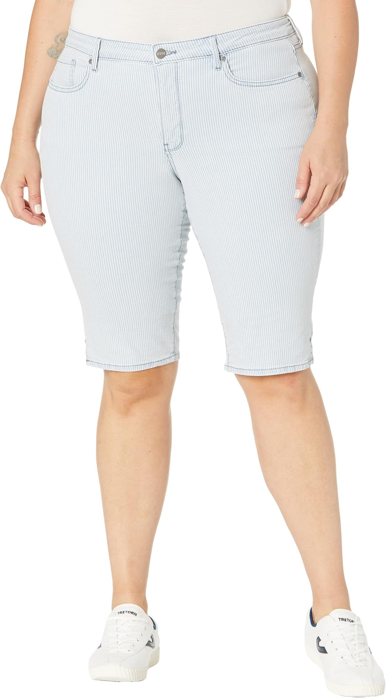 

Шорты Nydj Plus Size Denim Knee Capris in Rena Stripe, цвет Rena Stripe