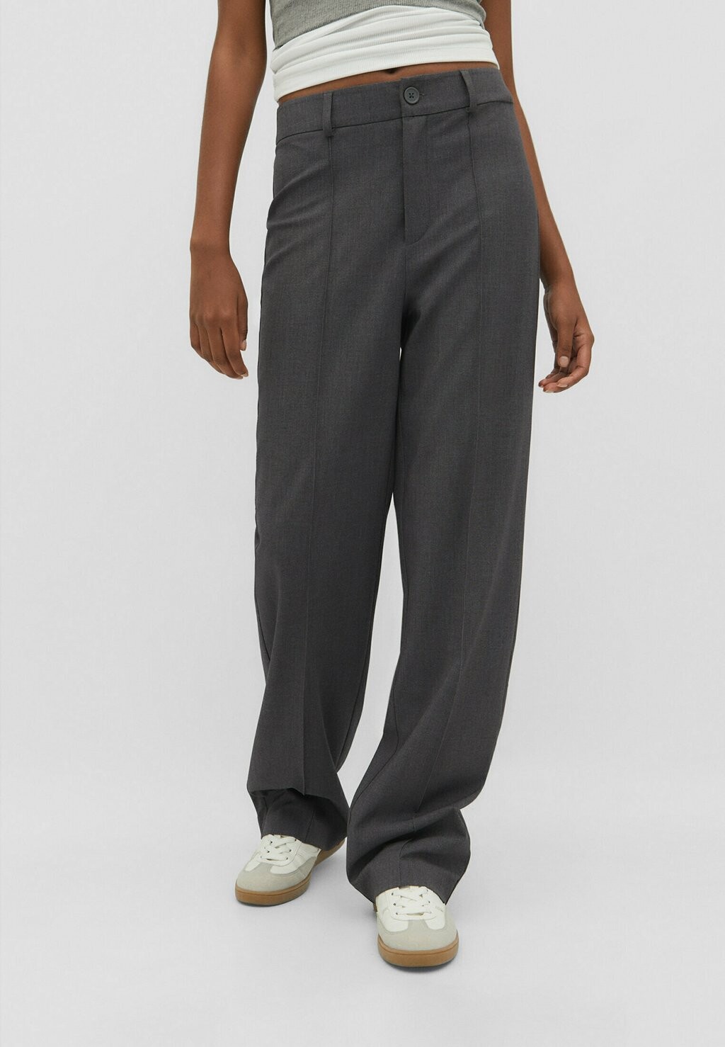 

Брюки из ткани MIT MITTELNAHT Stradivarius, цвет dark grey