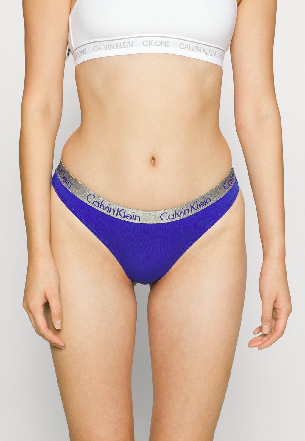 

Стринги Calvin Klein Underwear