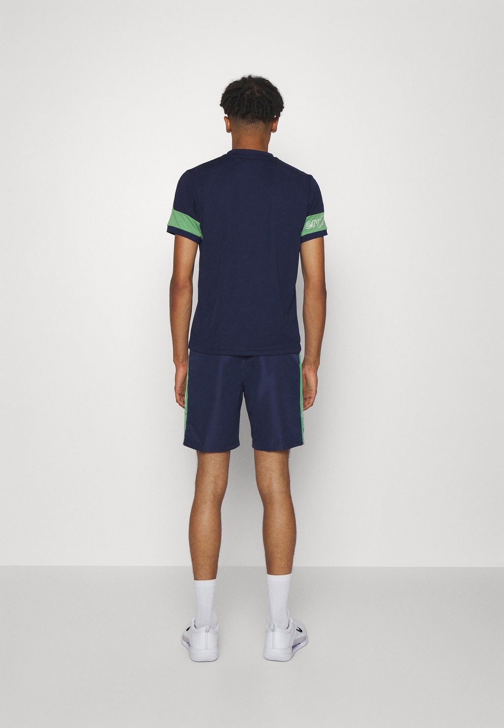 

Спортивные шорты Cross Shorts Sergio Tacchini, цвет navy/stone green