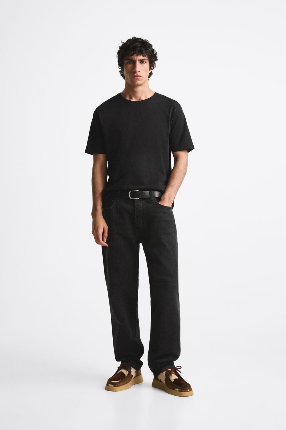 

Основная легкая футболка ZARA, черный