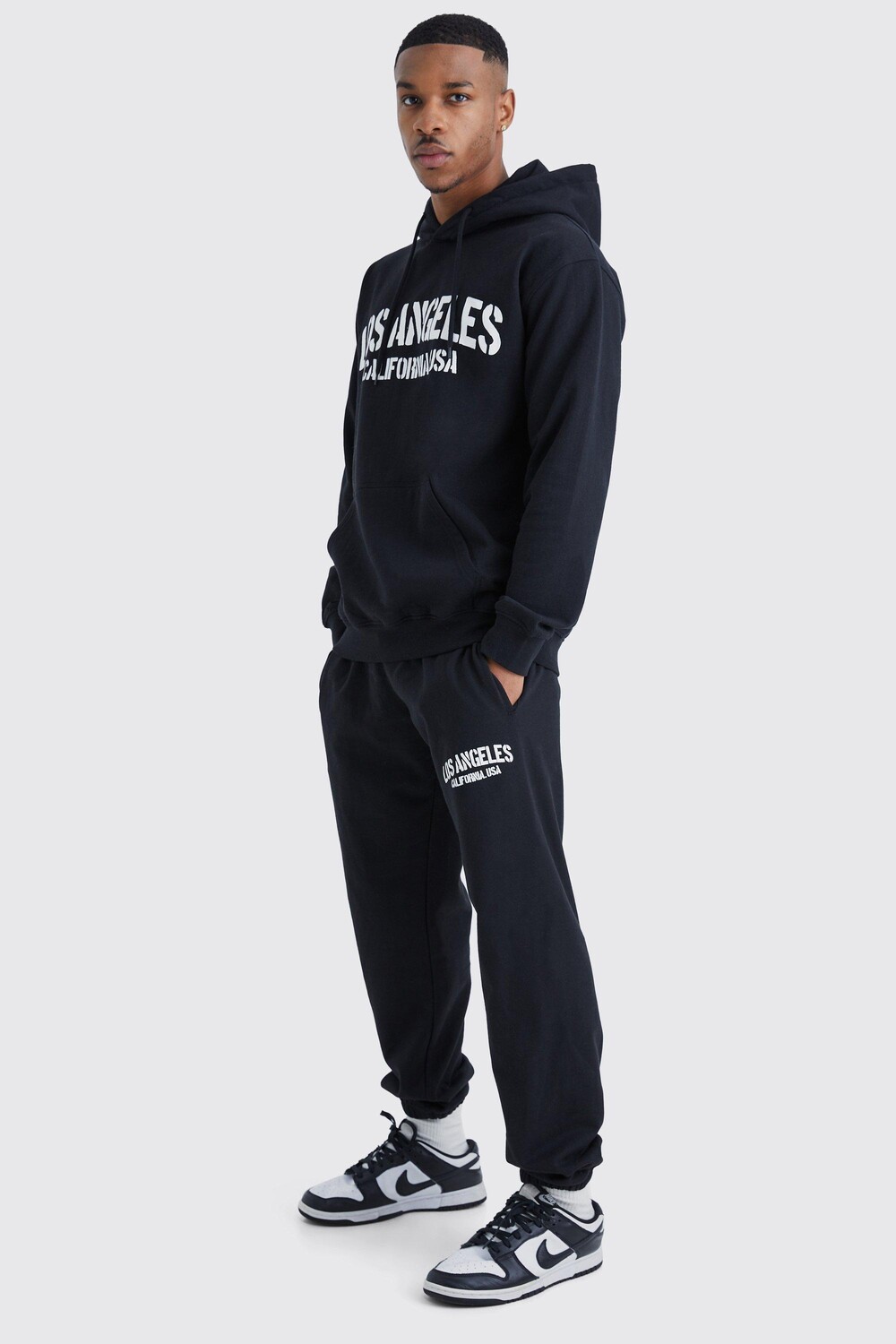 

Спортивный костюм oversize los angeles с капюшоном Boohoo, черный