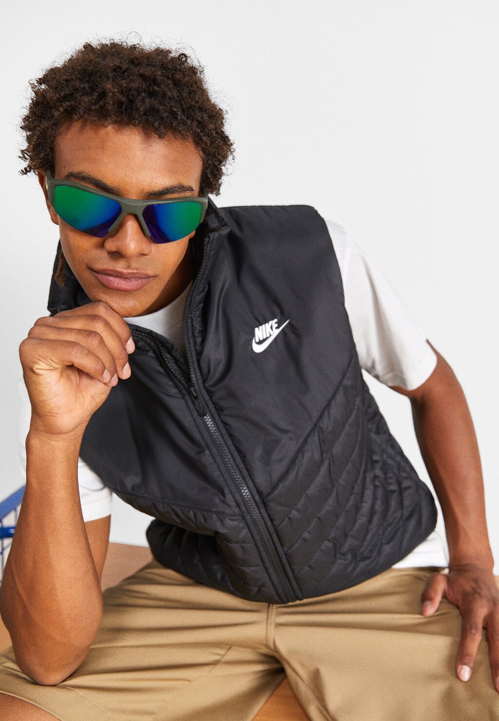 

Жилет Nike
