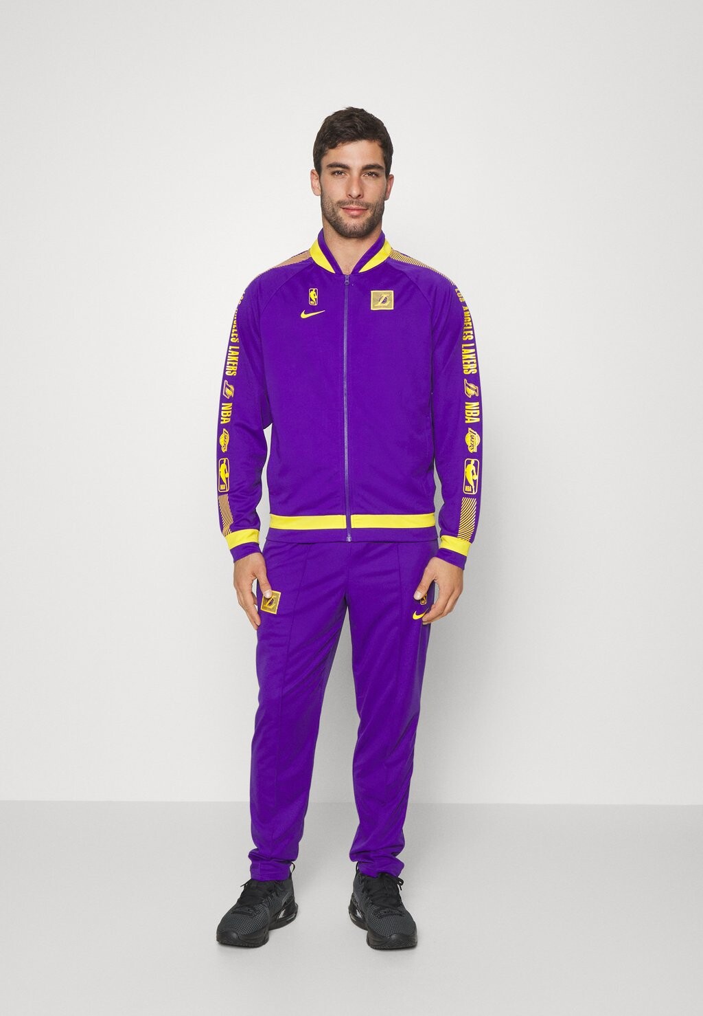 

Спортивный костюм Nike